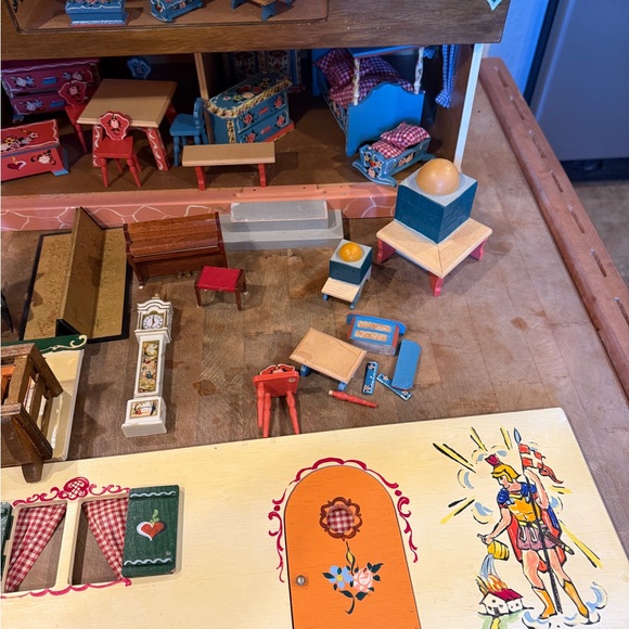 RARE Vintage Dora Kuhn Wooden Dollhouse & Hand Painted Furniture West Germany - Picture 11 of 16
